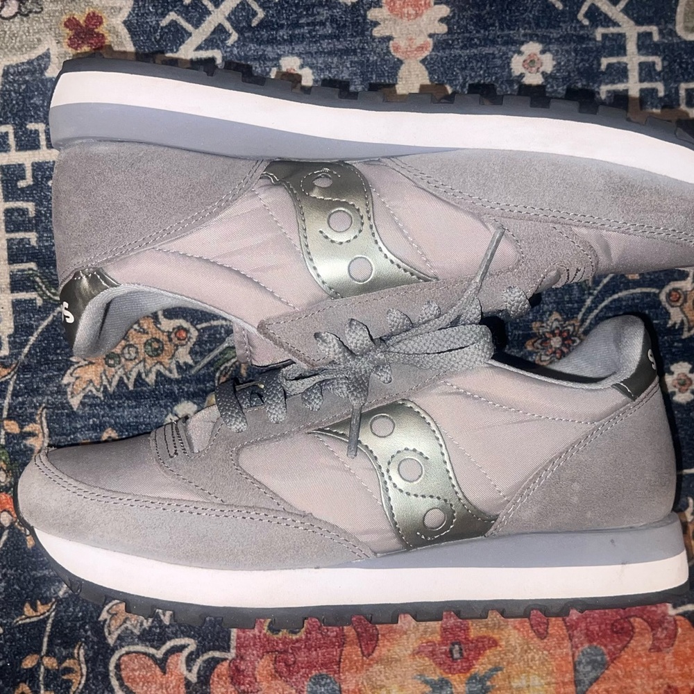 Saucony Jazz Sneakers in Soft Pink and Gray